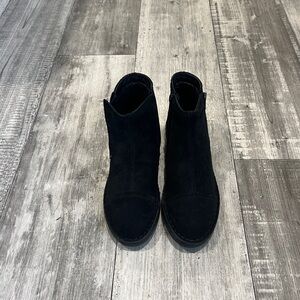 Eric Michael Black Suede Ankle Boot Black size EU38/US 7.5-8